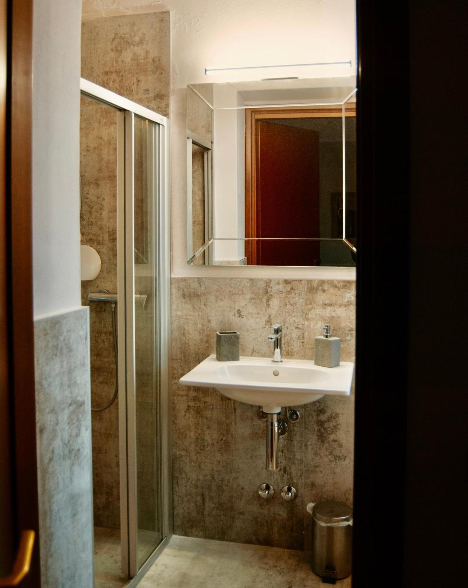 Welcome Traveller Frida'S Rooms Caprino Veronese Bagian luar foto