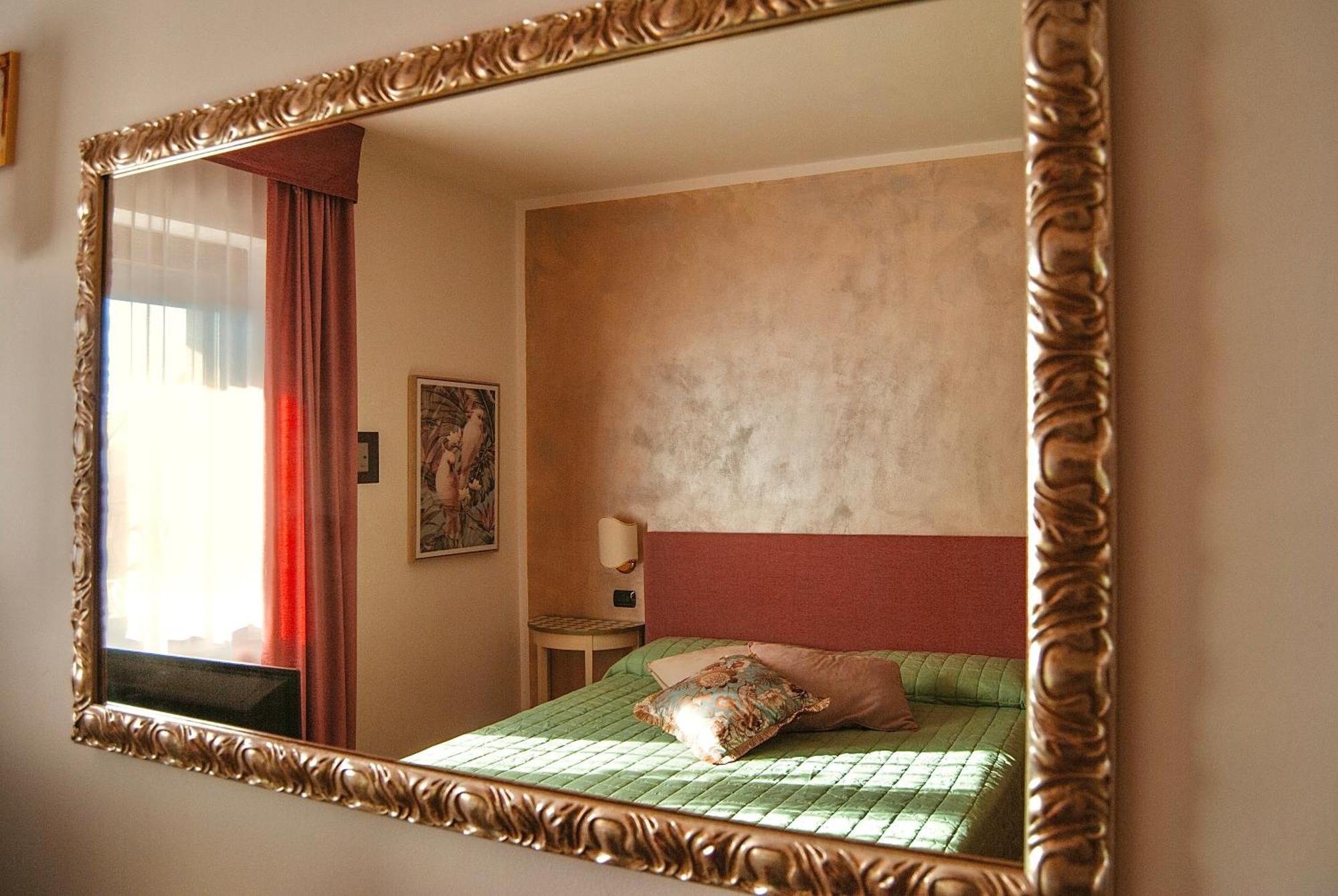 Welcome Traveller Frida'S Rooms Caprino Veronese Bagian luar foto