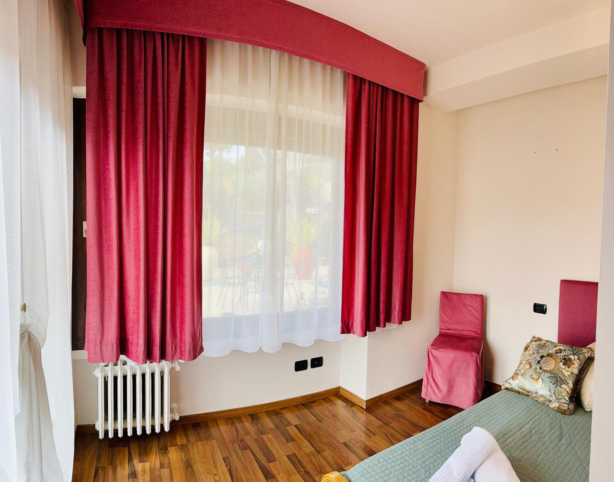 Welcome Traveller Frida'S Rooms Caprino Veronese Bagian luar foto