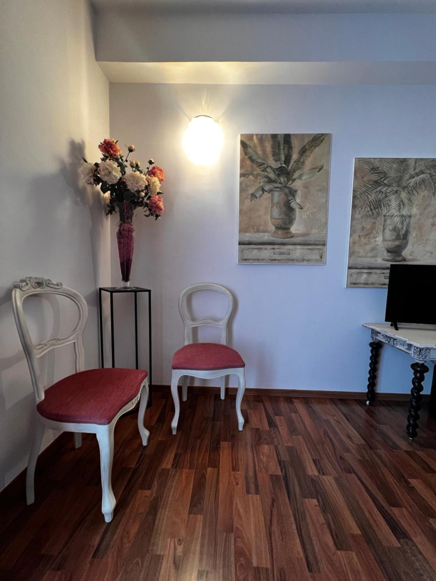 Welcome Traveller Frida'S Rooms Caprino Veronese Bagian luar foto