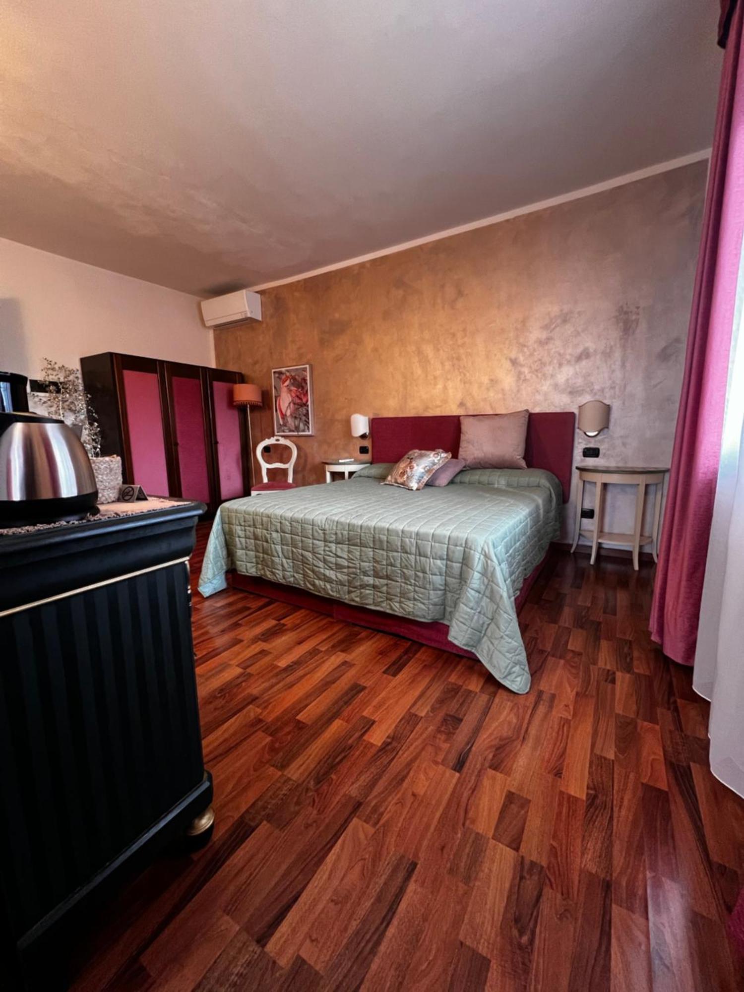 Welcome Traveller Frida'S Rooms Caprino Veronese Bagian luar foto